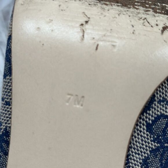 Guess Vintage Navy Jacquard & Leather Peep Toe Heels Sz 7 - Picture 12 of 15